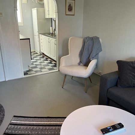 האוגסונד Lite Hus Med Egen Inngang - Sentral Beliggenhet מראה חיצוני תמונה